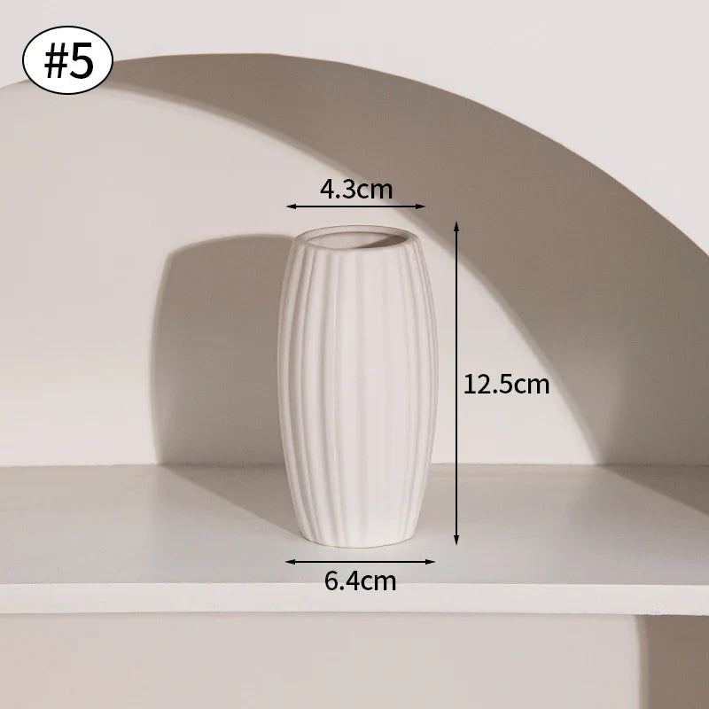 Minimalistische Keramik Blumenvase