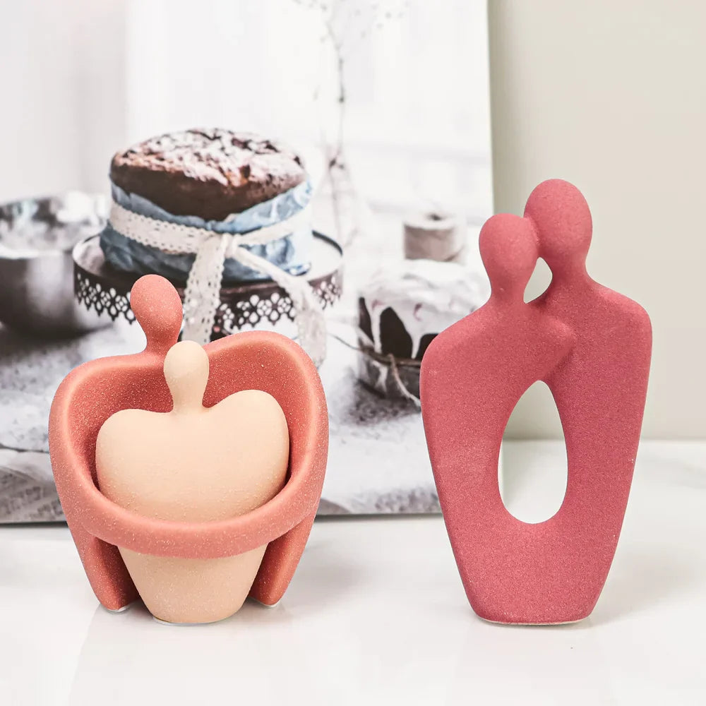 Neueste nordische Einfacher Stil Liebes Skulpturen Keramik Paar Statuen Süße Umarmungs Figuren Körnige Oberfläche Geschenk Für Geburtstag Hochzeit