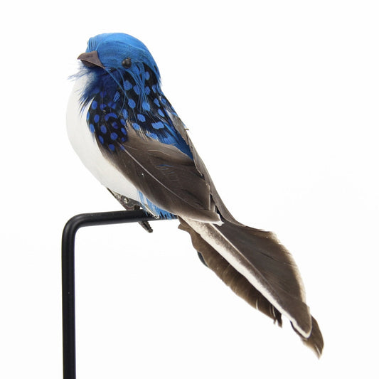 Lebensechte gefiederte Vögel für die Außendekoration