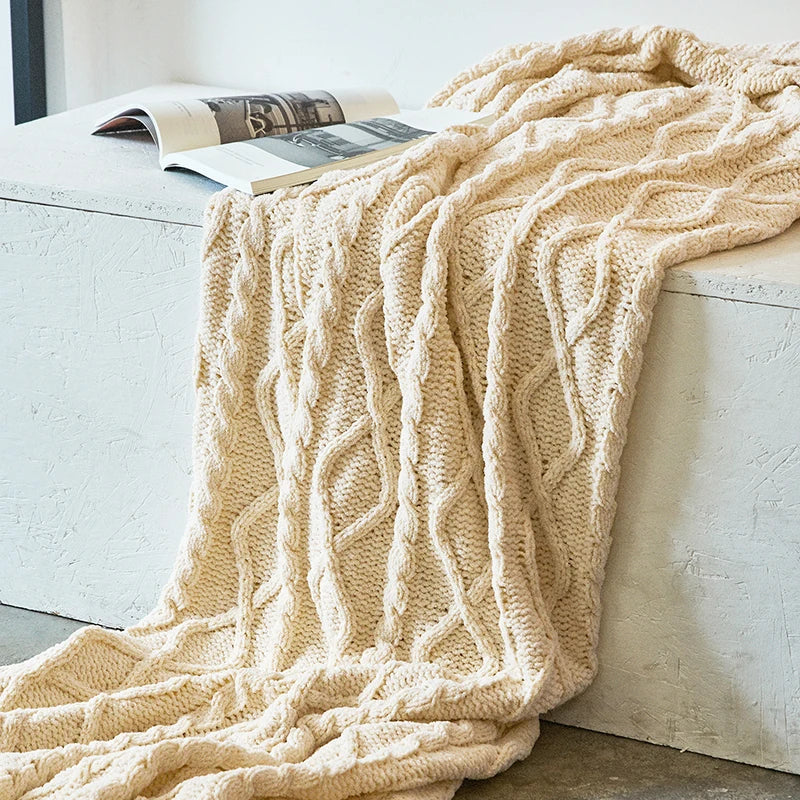 Frendorf | HeartKnit Kuscheldecke aus Chenille | Strickdesign | Für Bett & Sofa | Weich & Gemütlich