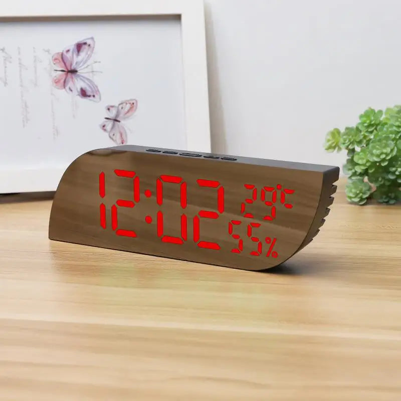 LED Digitalwecker mit Doppelanzeige & unbegrenztem Snooze