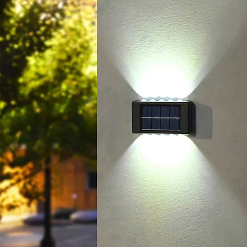 Frendorf | 10 LED Solar Wandleuchte – IP65 wasserdichte Außen-Sicherheitswandleuchte für Garten, Hof, Zaun, Veranda und Terrasse (Warmweißes Licht, Automatischer Sensor, Energiesparend)