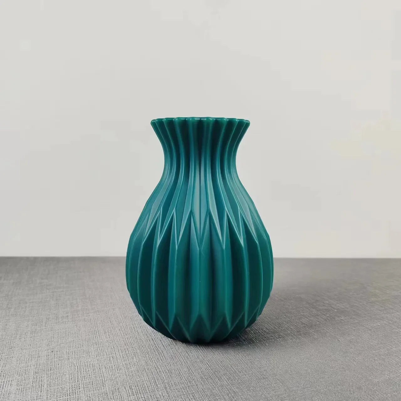 Moderne elegante Blumenvasen