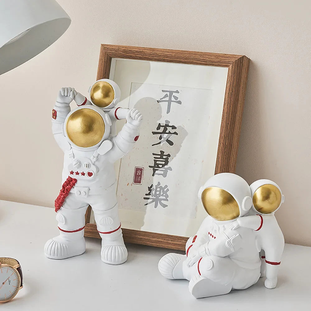 Heimdekor Moderne Wohnzimmer Schreibtischdekoration Zubehör Einfache Vater und Sohn Astronaut Figurine Süße Harz Einrichtung Handwerk