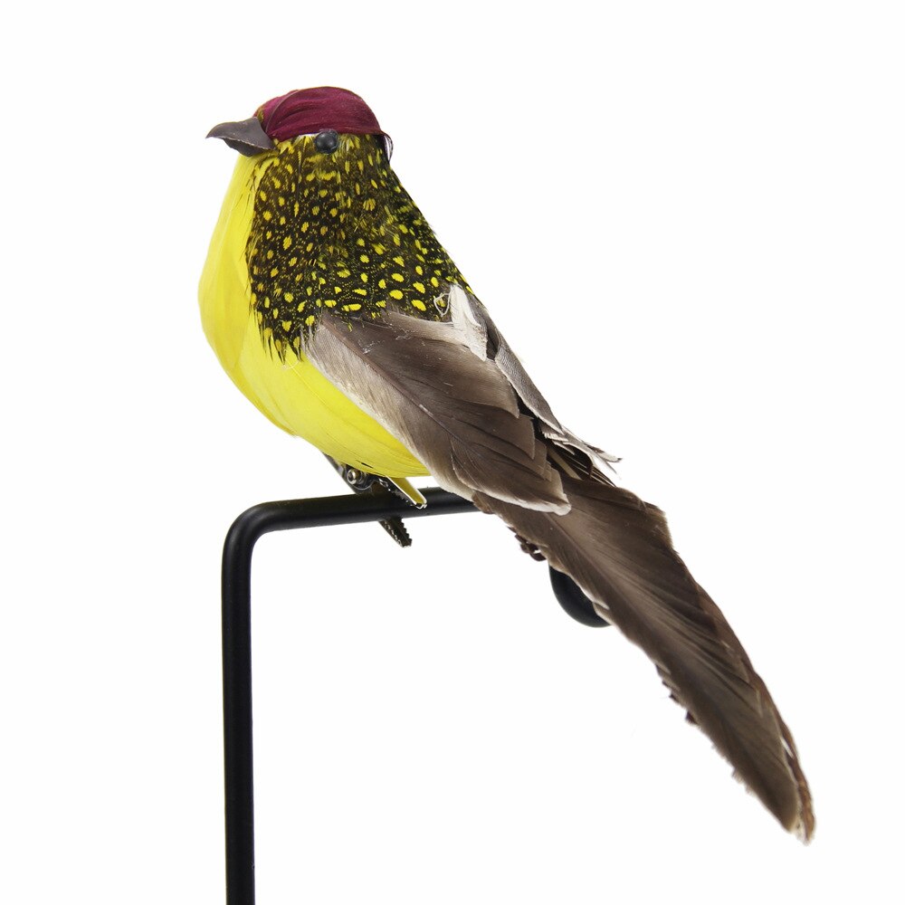 Lebensechte gefiederte Vögel für die Außendekoration