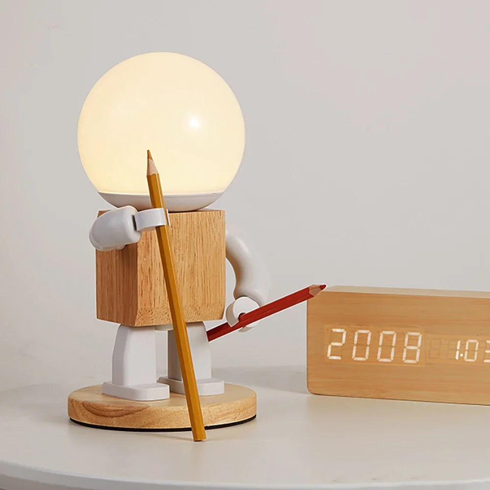 Nordische Holz-Roboter-Tischlampe