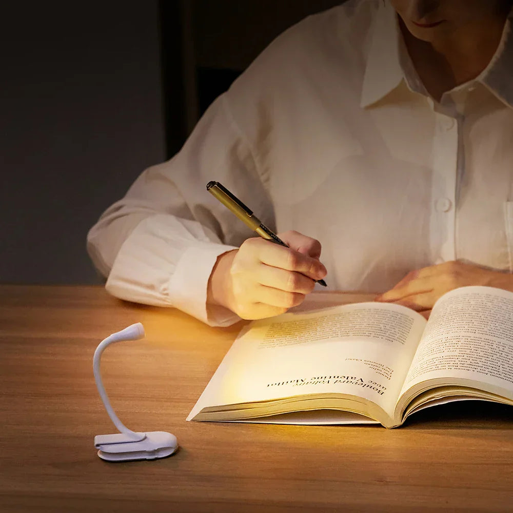Frendorf | Mini Buchlicht - Tragbares Clip-On Nachtlicht mit USB-Ladung, dimmbares LED für Schlafzimmer, Augenschutz und Camping - 360° Flip Clip Buchlampe