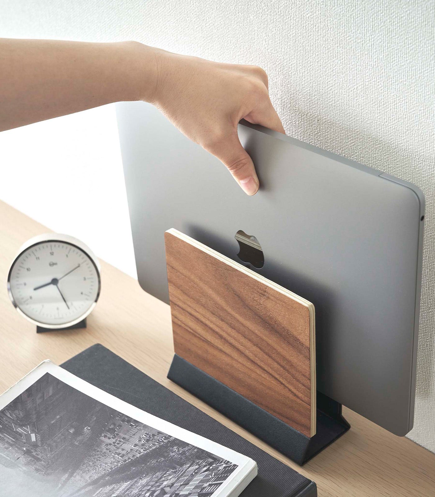 Slim Laptop Stand - Stahl + Holz