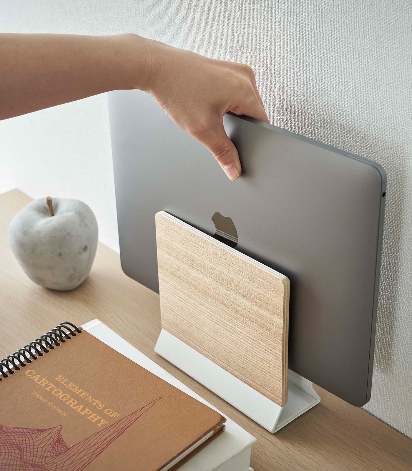 Slim Laptop Stand - Stahl + Holz