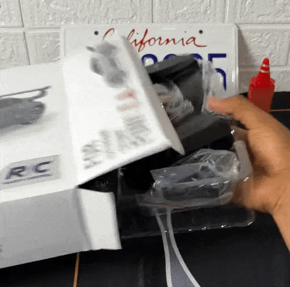 Frendorf | 1:24 RC Drift Auto | 4WD, LED-Räder & USB wiederaufladbar für Innen- und Außenrennen Spaß