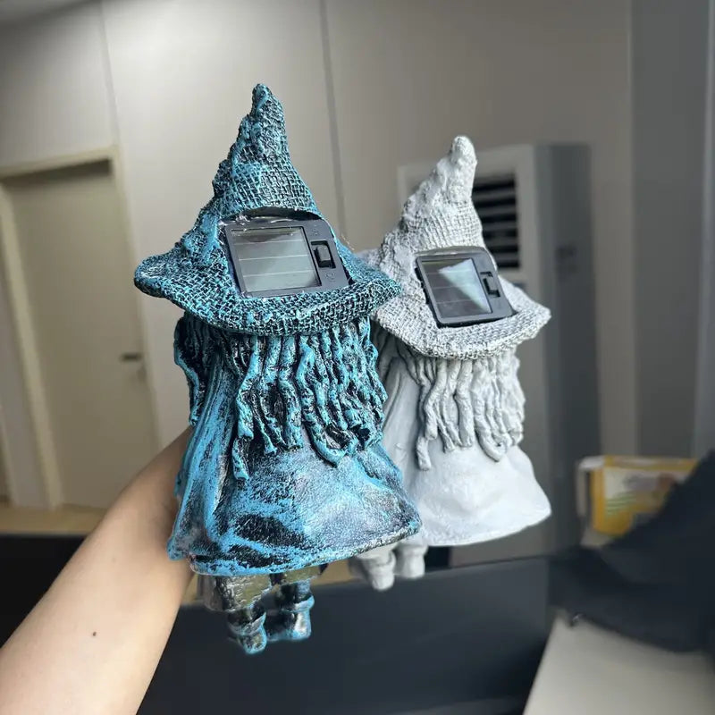 Frendorf | MysticGlow Solarbetriebene Hexen-Statue | Magisches Gartenlicht | Stimmungsvolle Solarleuchte für Außenbereich
