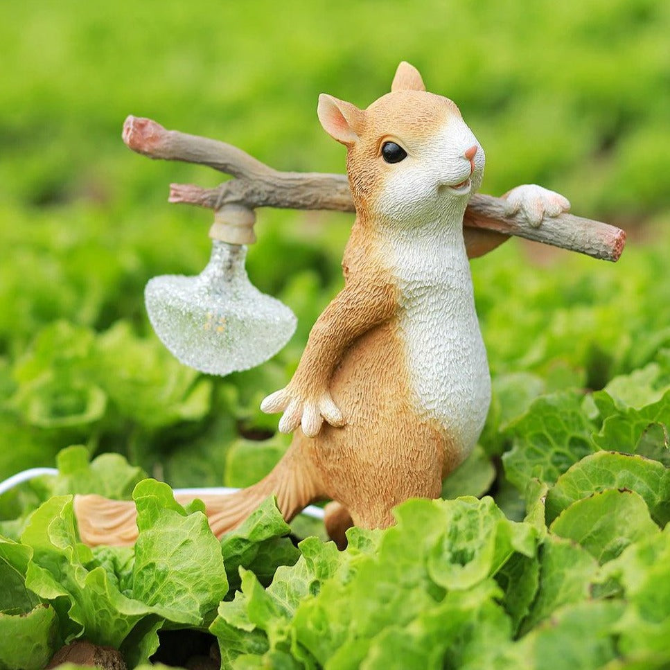 Frendorf | SquirrelLight Eichhörnchen Tischlampe | Verspieltes Design | LED Beleuchtung | Charmante Deko für Zuhause