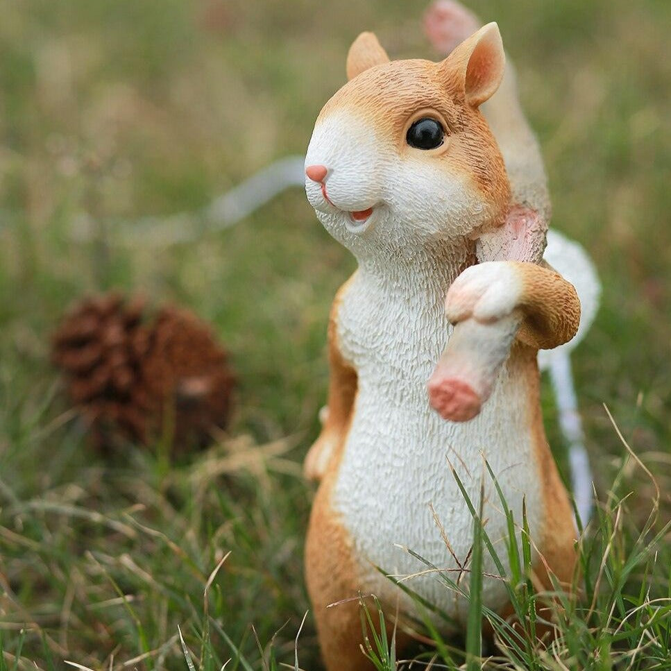 Frendorf | SquirrelLight Eichhörnchen Tischlampe | Verspieltes Design | LED Beleuchtung | Charmante Deko für Zuhause