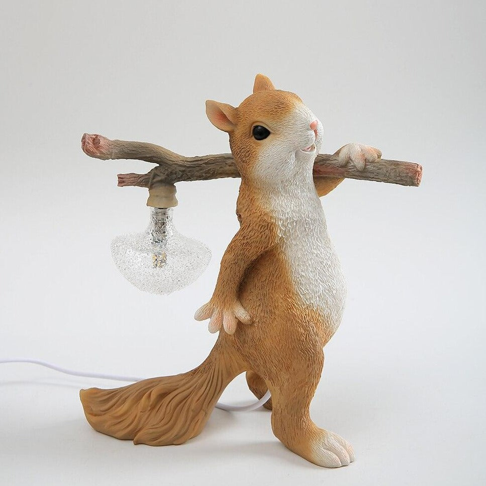 Frendorf | SquirrelLight Eichhörnchen Tischlampe | Verspieltes Design | LED Beleuchtung | Charmante Deko für Zuhause