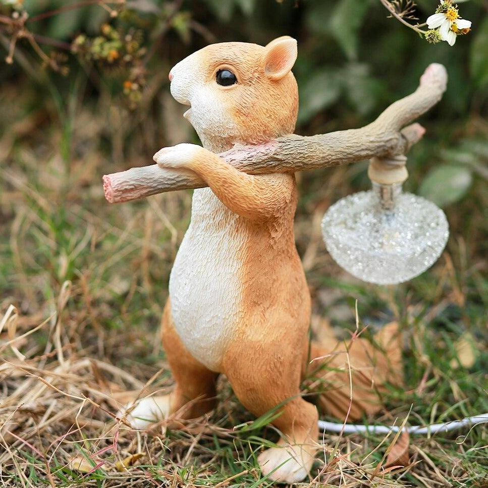 Frendorf | SquirrelLight Eichhörnchen Tischlampe | Verspieltes Design | LED Beleuchtung | Charmante Deko für Zuhause