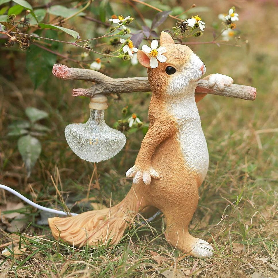 Frendorf | SquirrelLight Eichhörnchen Tischlampe | Verspieltes Design | LED Beleuchtung | Charmante Deko für Zuhause