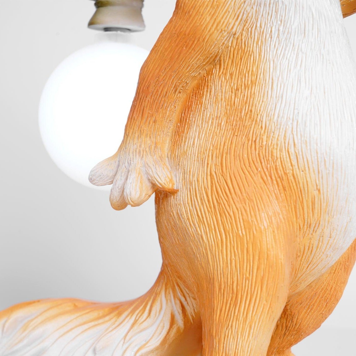 Frendorf | SquirrelLight Eichhörnchen Tischlampe | Verspieltes Design | LED Beleuchtung | Charmante Deko für Zuhause