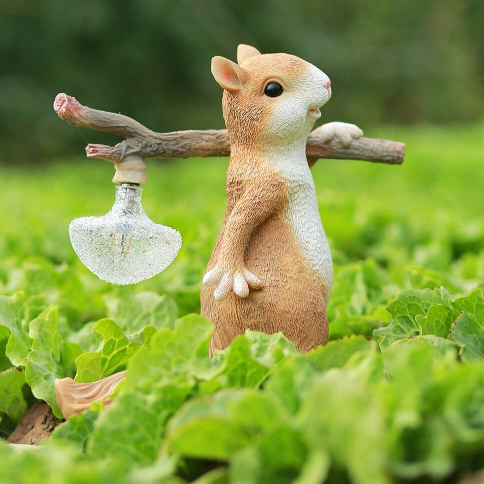 Frendorf | SquirrelLight Eichhörnchen Tischlampe | Verspieltes Design | LED Beleuchtung | Charmante Deko für Zuhause