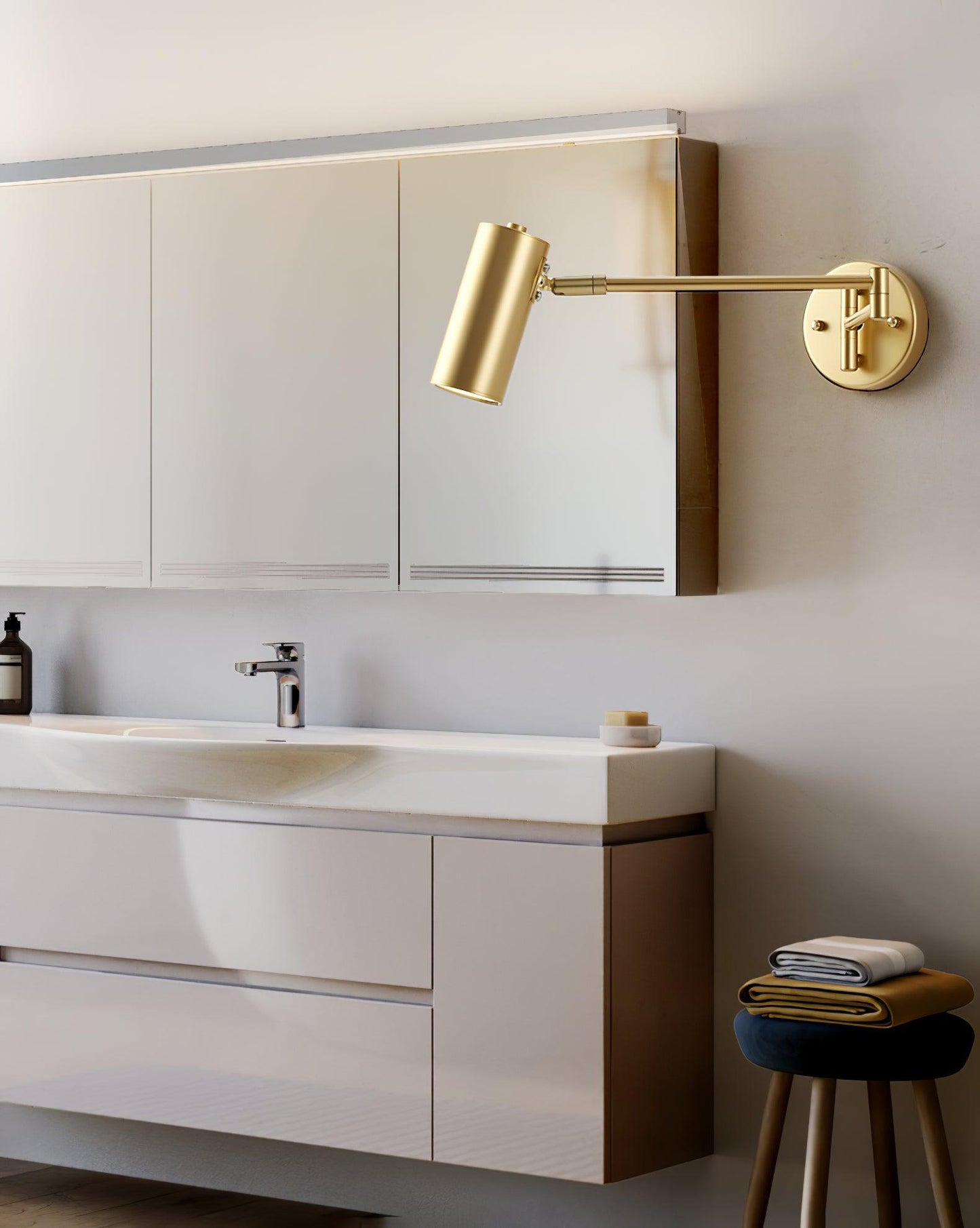 Frendorf | FlexiGlide Schwenkarm-Wandleuchte | Verstellbares Design | LED-kompatibel | Perfekte Beleuchtung für Arbeits- und Wohnbereiche