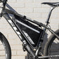 Frendorf | WEST BIKING YP0707254 4L Fahrradtasche Dreiecksform Mountainbike Große Kapazität Vorderträger Reflektierend Wasserdicht Tasche Fahrgeräte(Schwarz)