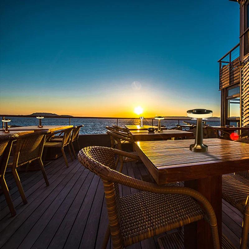 Frendorf | AuraMetal - Nordisch inspirierte Tischlampe