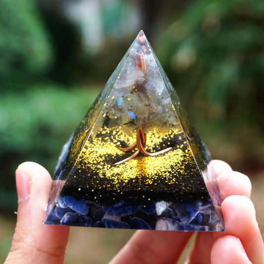 #30 – Handgefertigte Orgonit-Pyramide „CONFIDENCE“ aus Labradorit und Sodalith