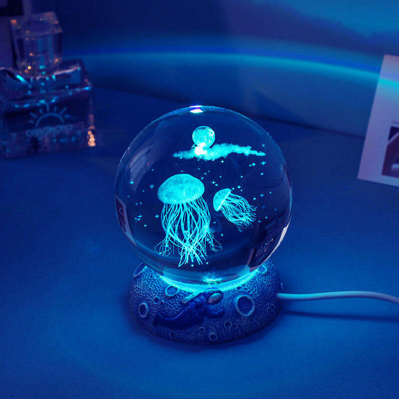 Frendorf | AquaGlobe Kristallkugel Nachtlicht | Unterwasserwelt LED Lampe | Stimmungslicht & Deko für Zuhause