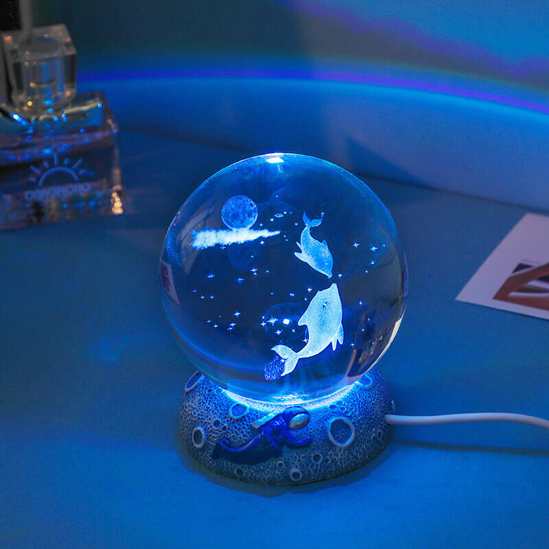 Frendorf | AquaGlobe Kristallkugel Nachtlicht | Unterwasserwelt LED Lampe | Stimmungslicht & Deko für Zuhause
