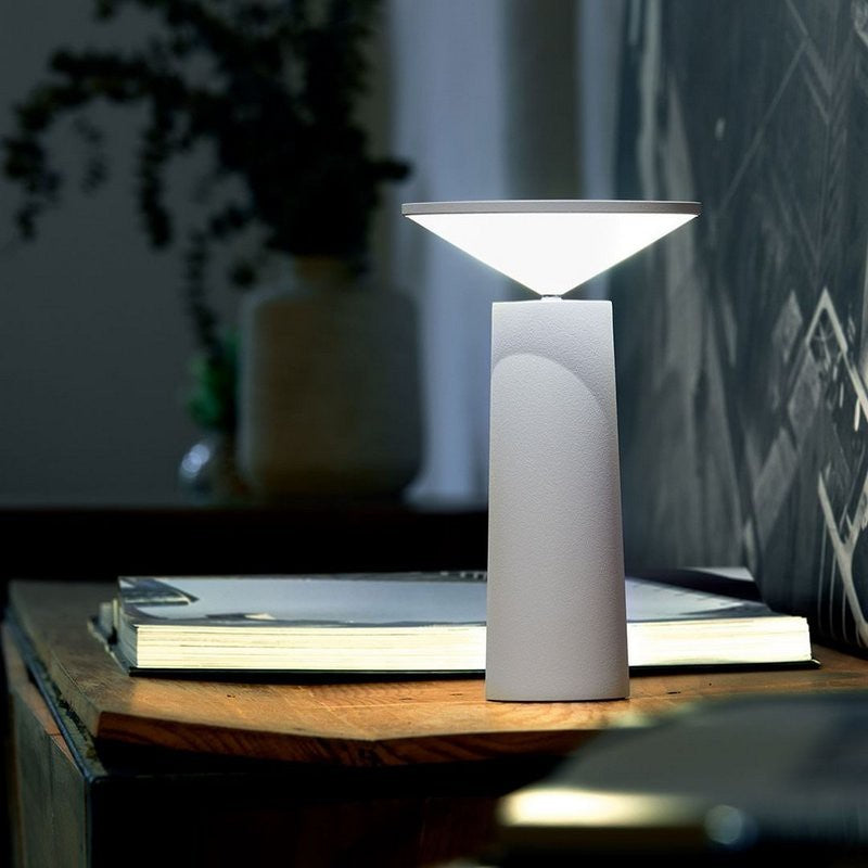 Frendorf | FlexiBright LED Tischlampe für draußen | Einstellbarer Arm | Drehbarer Kopf | Modernes Design | Kabellose Beleuchtung