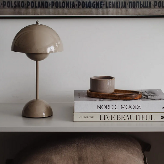 Moderne Tischlampe - Schlicht und Minimalistisch
