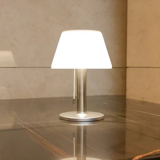 Frendorf | LumaSol - Elegante Solar-Bordlampe