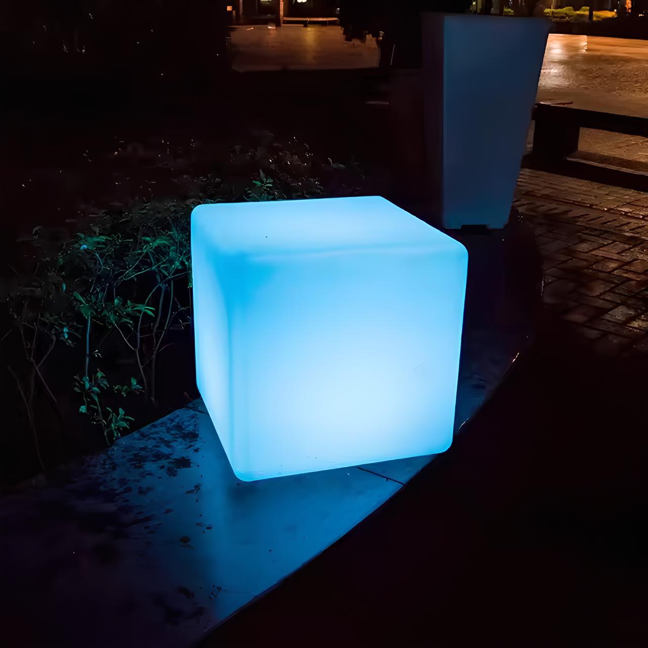 Frendorf | CubeLume Kubische Gartenleuchte | LED Außenbeleuchtung | Solarbetrieben | Stilvolles Design