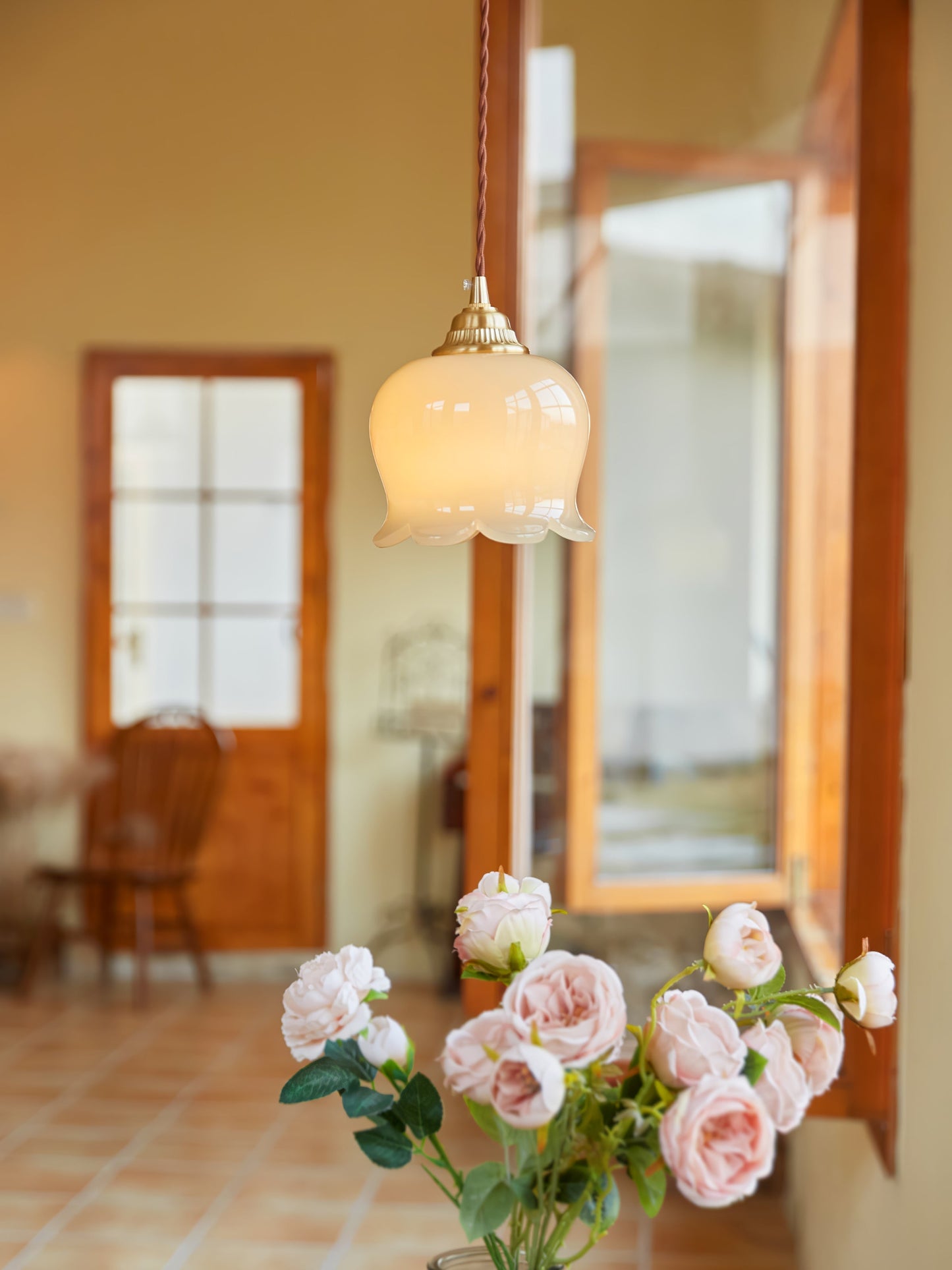Frendorf | Bloomelia Talblume Pendelleuchte | Blütenförmiges Design | Elegante Beleuchtung für Zuhause