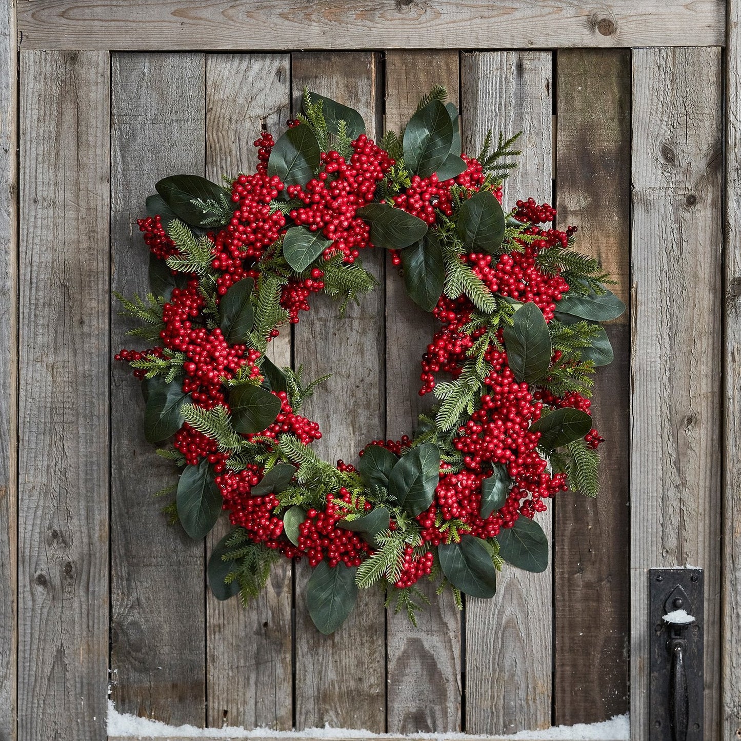 50cm Weihnachtskranz mit roten Beeren