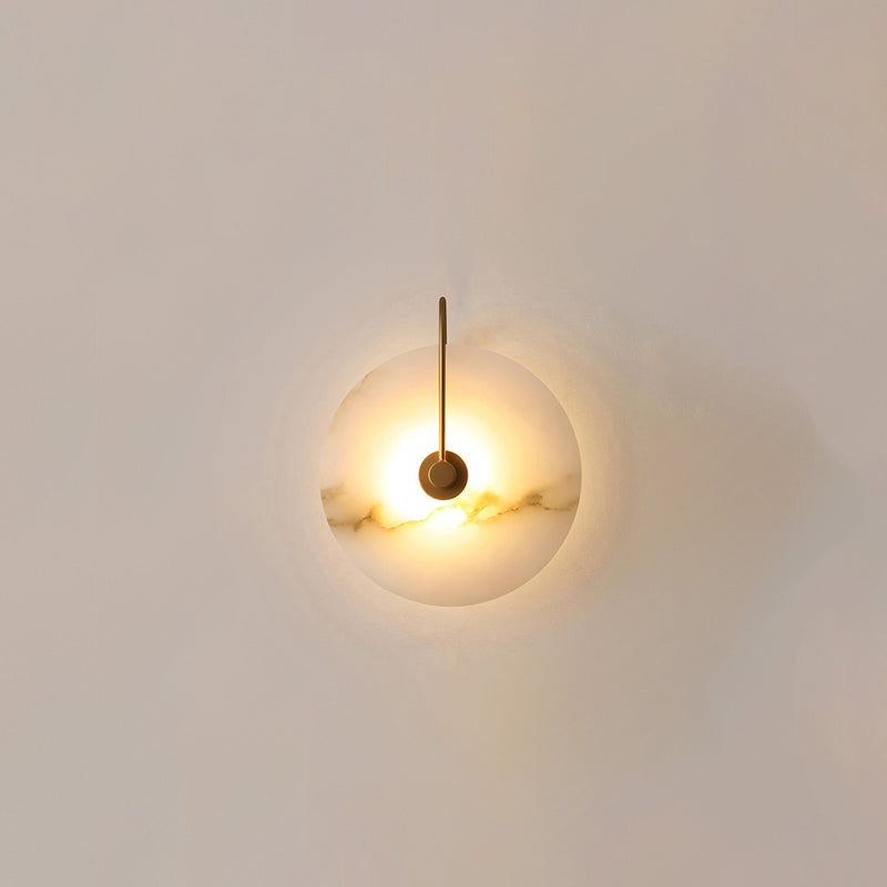 Weiße Alabaster-Wandlampe