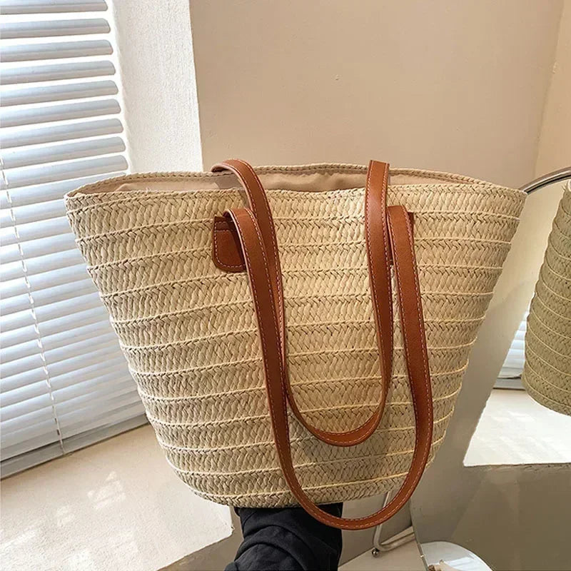 Frendorf | Basket Umhängetasche für Damen – Korbgeflecht-Design – praktisch und geräumig – vielseitige Tragemöglichkeiten – Wanduhr