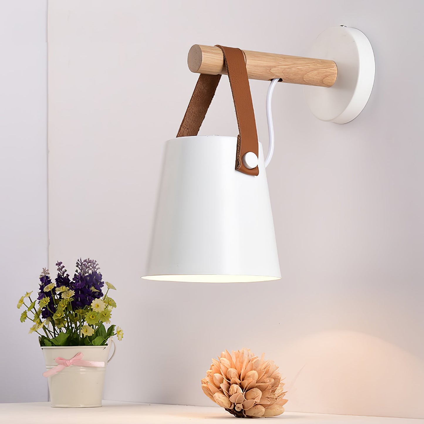 Frendorf | WoodlyGlow Konische Wandleuchte aus Holz | Modernes Design | Umweltfreundlich | Deko für Zuhause