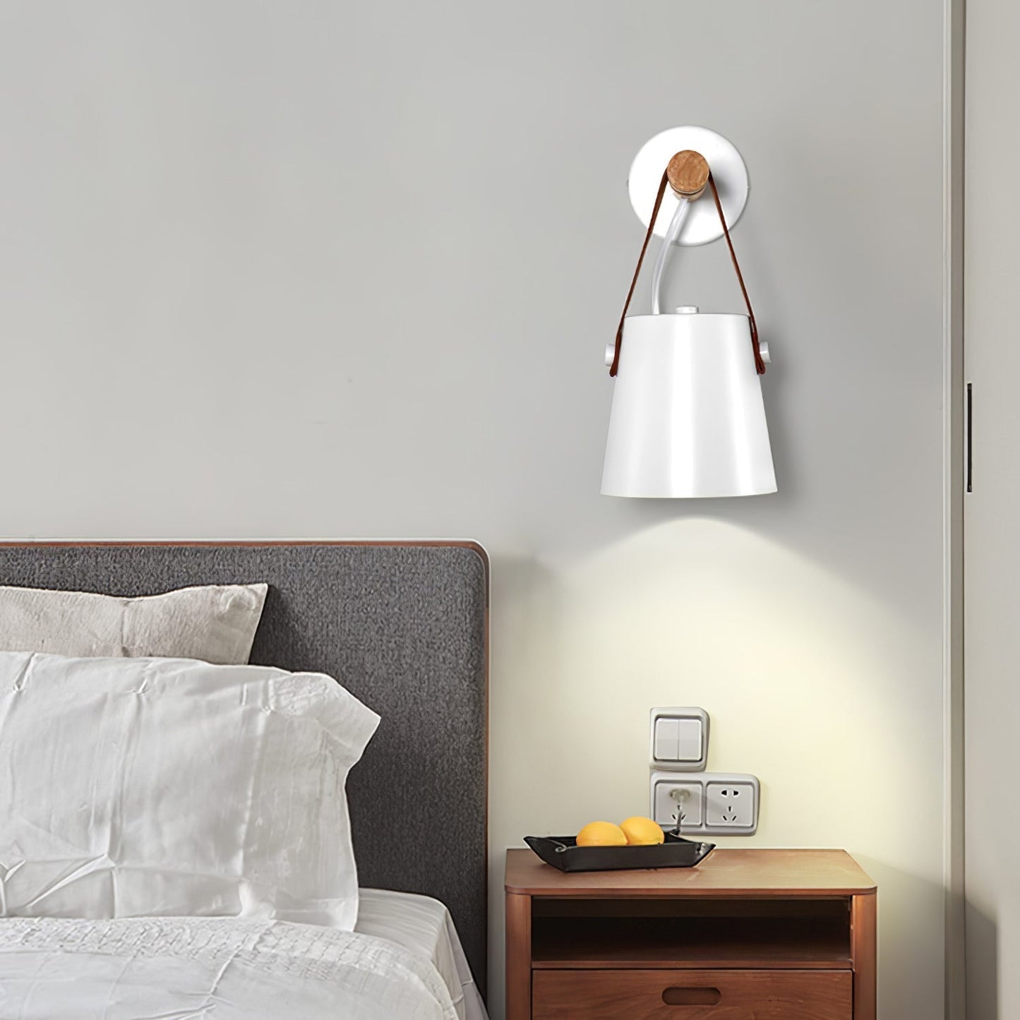 Frendorf | WoodlyGlow Konische Wandleuchte aus Holz | Modernes Design | Umweltfreundlich | Deko für Zuhause
