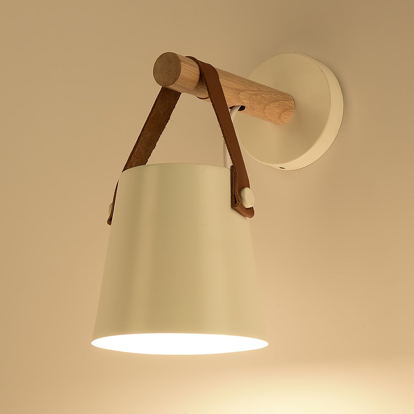 Frendorf | WoodlyGlow Konische Wandleuchte aus Holz | Modernes Design | Umweltfreundlich | Deko für Zuhause