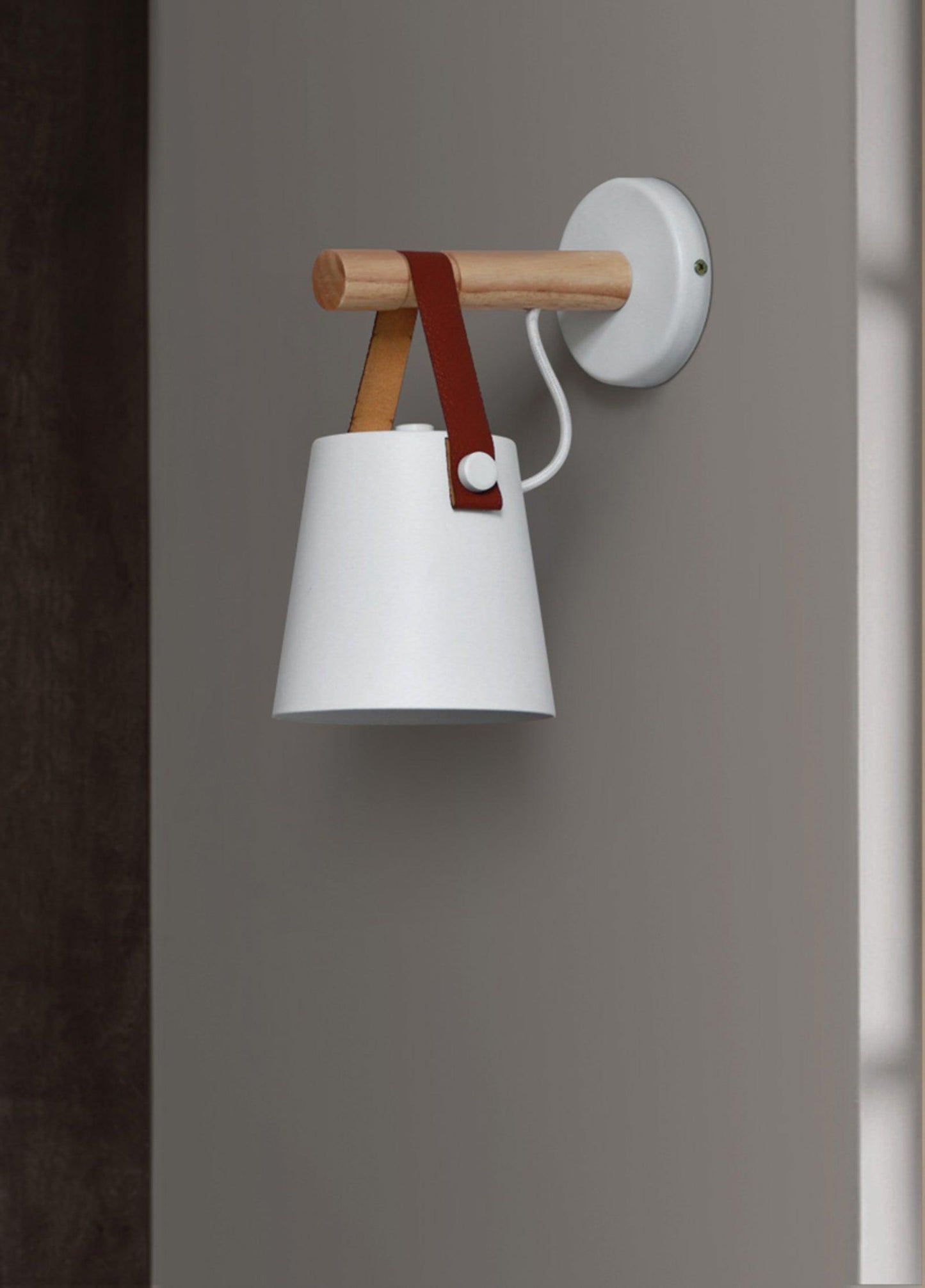 Frendorf | WoodlyGlow Konische Wandleuchte aus Holz | Modernes Design | Umweltfreundlich | Deko für Zuhause