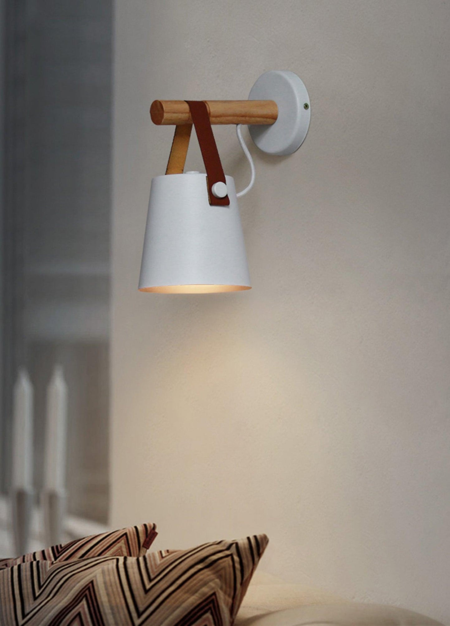 Frendorf | WoodlyGlow Konische Wandleuchte aus Holz | Modernes Design | Umweltfreundlich | Deko für Zuhause