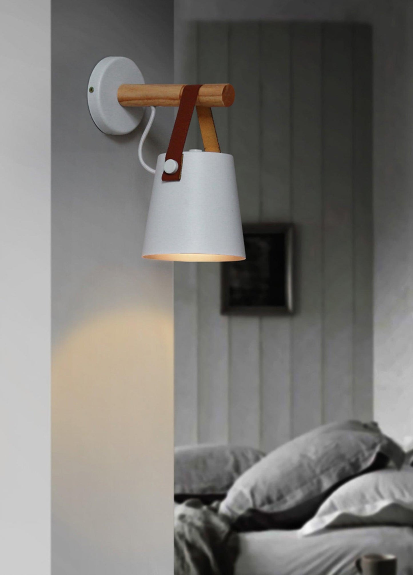 Frendorf | WoodlyGlow Konische Wandleuchte aus Holz | Modernes Design | Umweltfreundlich | Deko für Zuhause