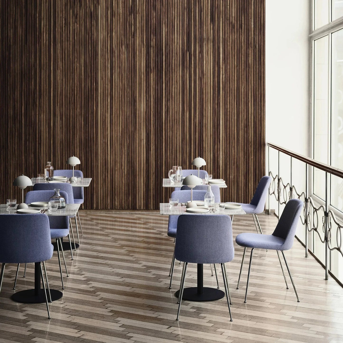 Frendorf | Dimmbare LED Tischlampe mit kabellosem Design