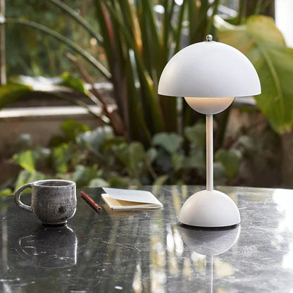 LED Tischlampe für ein stimmungsvolles Interieur | LunarGlow