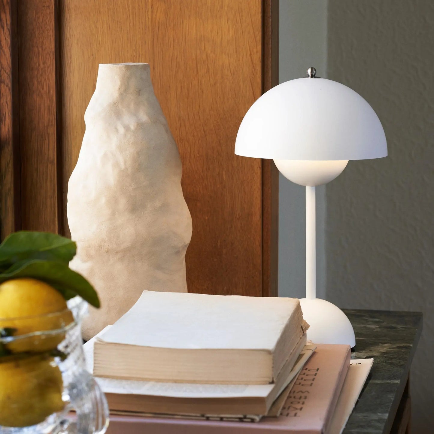 SolarFlare LED Tischlampe – Dimmbares Stimmungslicht für Wohnzimmer & Schlafzimmer | Modern und Energiesparend