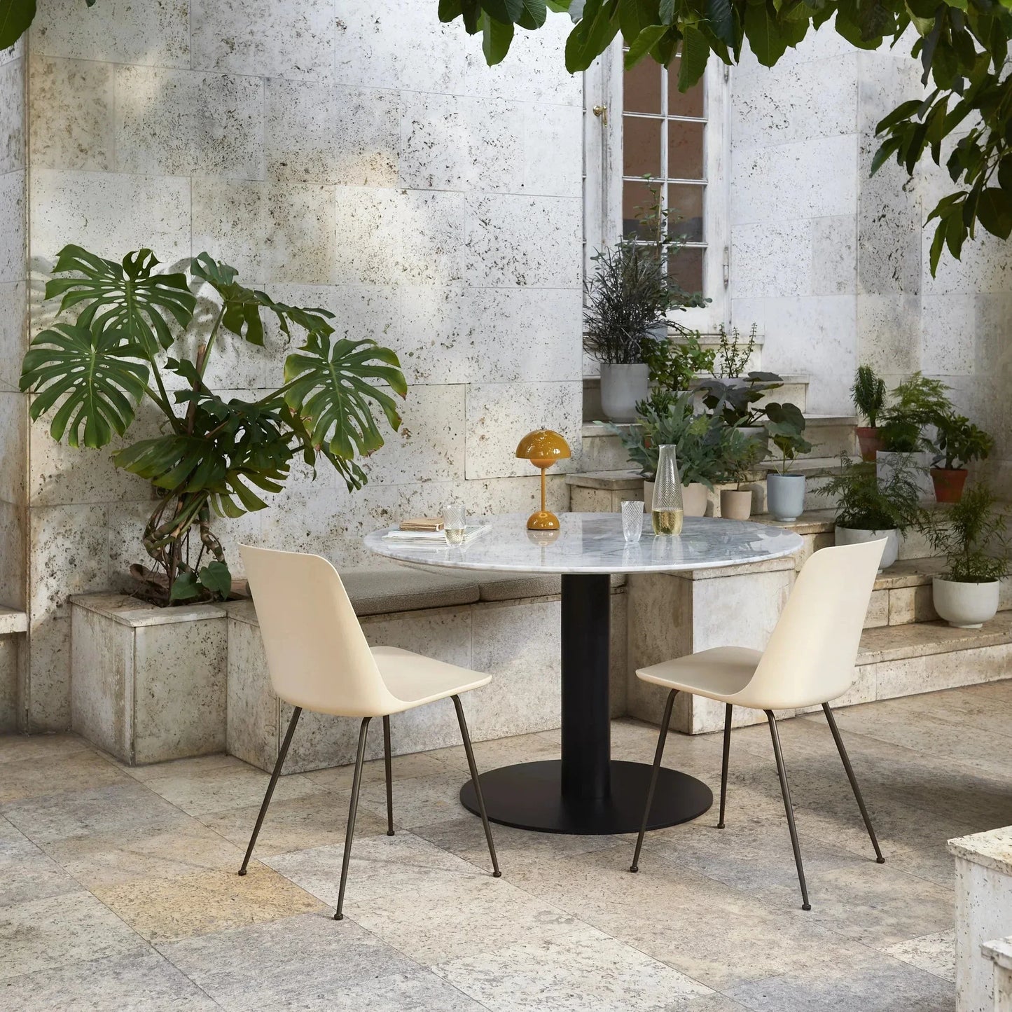 Frendorf | Dimmbare LED Tischlampe mit kabellosem Design