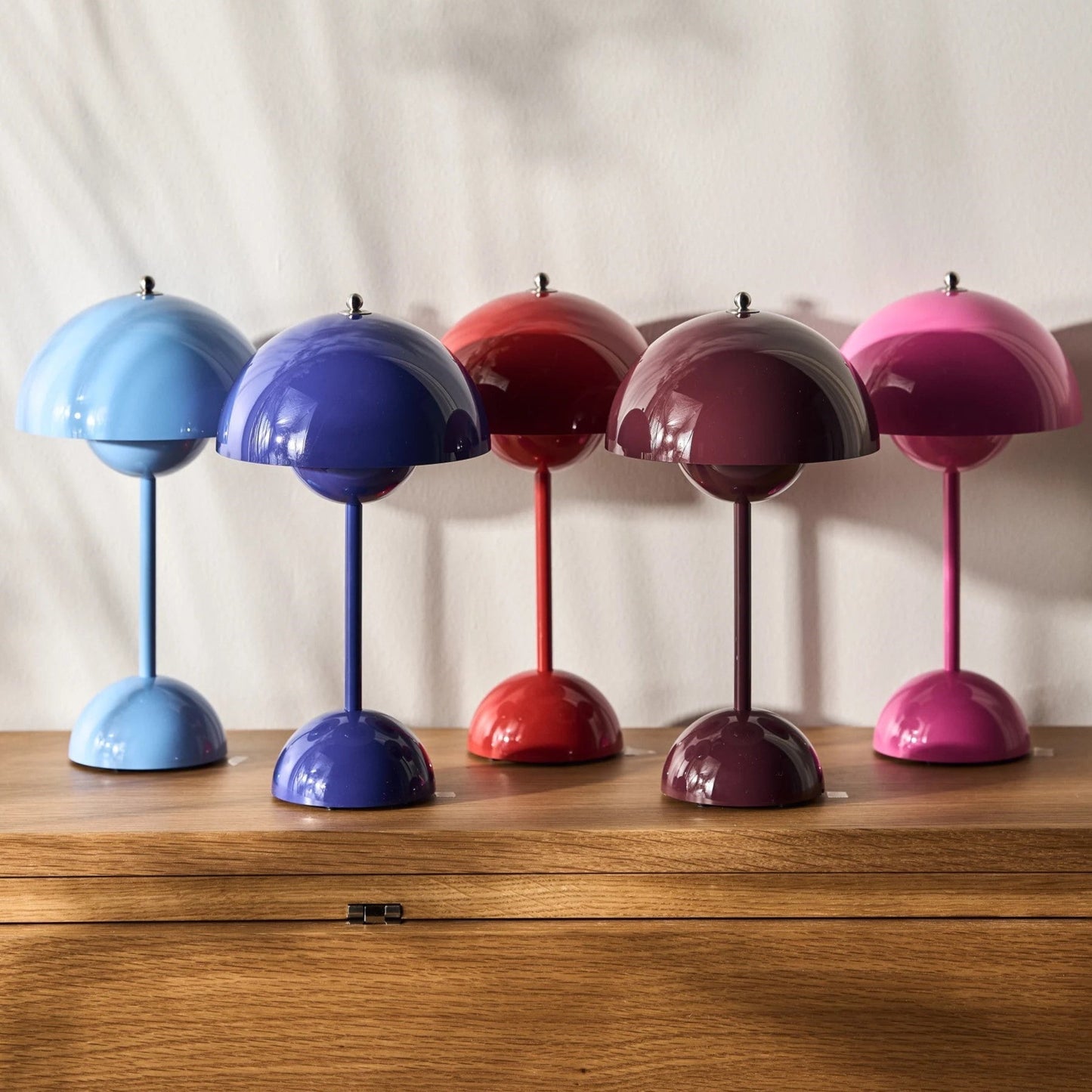 Frendorf | Dimmbare LED Tischlampe mit kabellosem Design