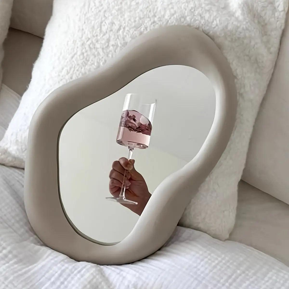 Mirrorly - Verformter Spiegel