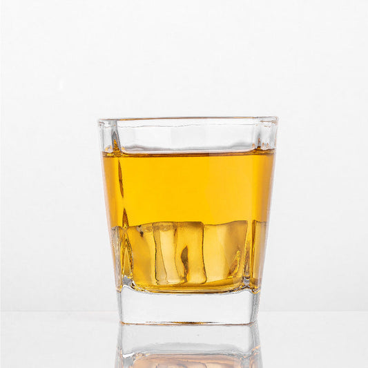 Frendorf | 135 ml Whiskeyglas – kompakt und elegant, perfekt zum Servieren von Whiskey, Bourbon oder anderen Spirituosen, entworfen für ein raffiniertes Trinkerlebnis, ideal für Heimbars, besondere Anlässe oder gelegentliches Genießen.