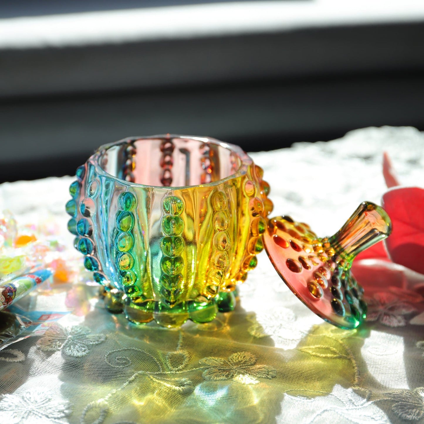 Iridescente Zuckerdose mit Deckel